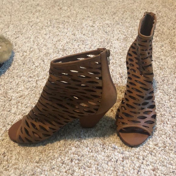 Jeffrey Campbell Heels - Picture 2 of 3
